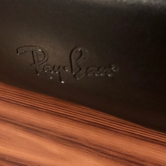 Ray-Ban Black Hardshell Sunglasses Case and Cleaning Cloth - Picture 7 of 7